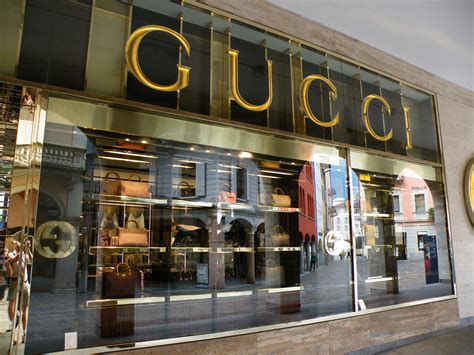 gucci vicino a lugano|Shop Gucci, Prada, D and G .